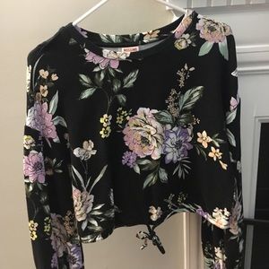 Cute cropped sweatshirt